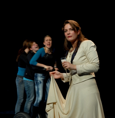 Die Eumeniden - Katrin Plötner - Theater im Kunst Quartier - Universitaet Mozarteum Salzburg - Foto