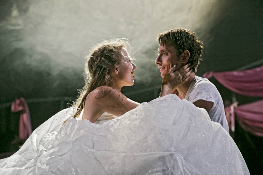 Romeo und Julia - Katrin Plötner - Theater Regensburg - Bild